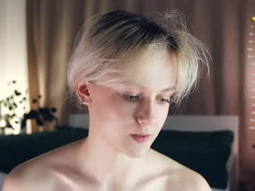 girl Chaturbate Cam Girls with lili_summer
