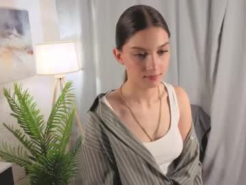 girl
        shanekahewko cam image #36428