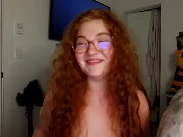 girl
        gingerprincess555 cam image #30175
