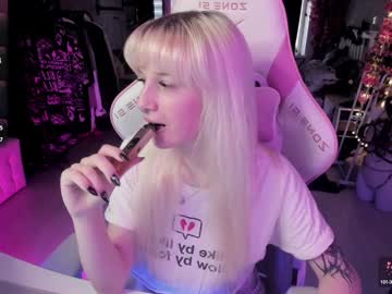 girl Chaturbate Cam Girls with rapunzel_cute