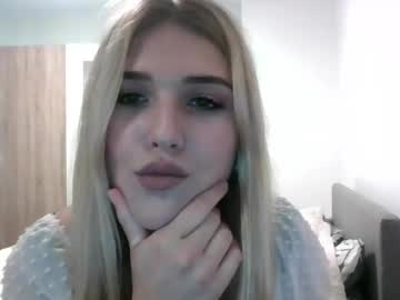 girl
        iam_popstar cam image #15955