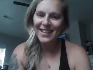 girl
        thebrooknextdoor cam image #8624