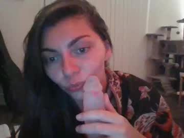 girl Chaturbate Cam Girls with scarletembers
