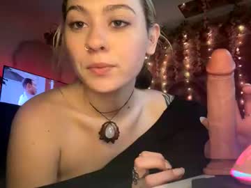 girl
        peachesncreampiezz cam image #35662