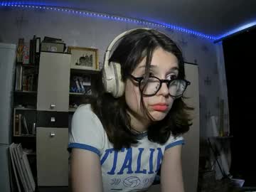 girl Chaturbate Cam Girls with alodieherlan