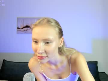 girl
        shine_nansy cam image #21299