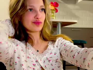 girl Chaturbate Cam Girls with mileyy_cutee