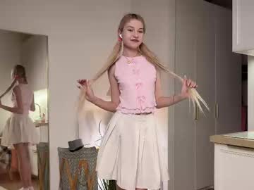 girl
        oops_my_english cam image #33395