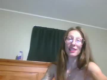 couple Chaturbate Cam Girls with kenziea25