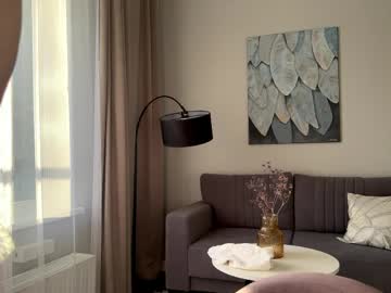 girl Chaturbate Cam Girls with linneabercier