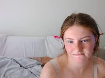 girl Chaturbate Cam Girls with ellabarnley