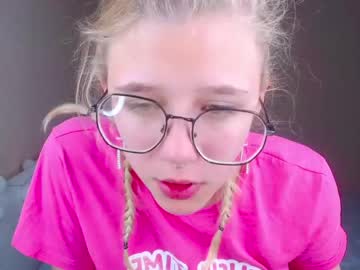girl
        _little_ki1tty cam image #9058