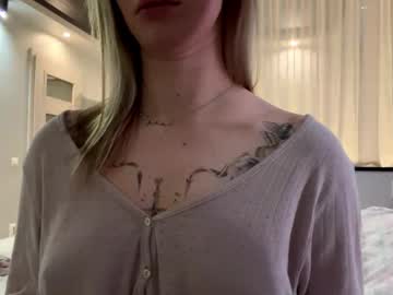 girl
        brandibelle19 cam image #24097