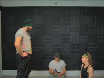 couple
        caseyandfriends cam image #24110