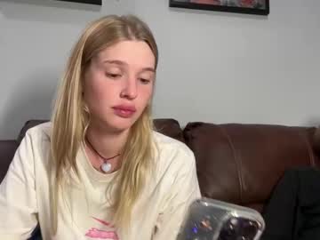 couple Chaturbate Cam Girls with pussymoneywet