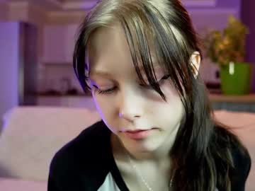 girl
        garynbinford cam image #26142
