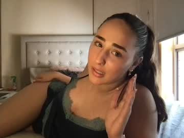 girl
        sweetmiadreams cam image #17118
