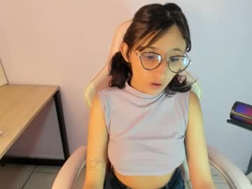 girl Chaturbate Cam Girls with princess_foxxxy1