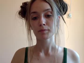 girl Chaturbate Cam Girls with dalia_peach