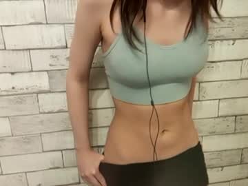 girl
        doretharuschak cam image #36255