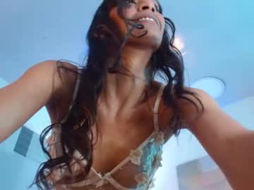 girl
        shantal_ray4 cam image #15907
