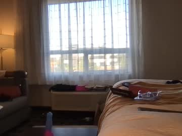 couple Chaturbate Cam Girls with xcalveemolly