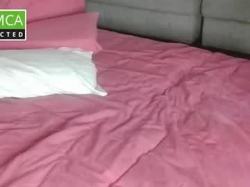 couple Chaturbate Cam Girls with minniesins