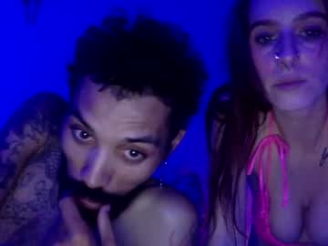 couple Chaturbate Cam Girls with croxfox