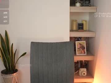 girl
        valeryrhouse_ cam image #34780