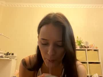 girl
        dorthygordy cam image #35064