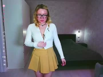 girl
        lessiwhite cam image #25628