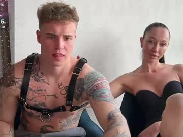 couple Chaturbate Cam Girls with andre_canvas