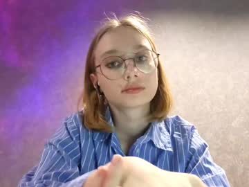 girl Chaturbate Cam Girls with elwinebanford