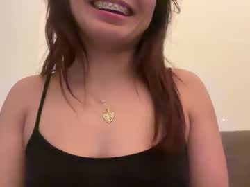 girl Chaturbate Cam Girls with aelinhavilliard