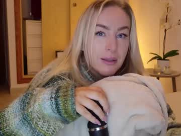 girl Chaturbate Cam Girls with christinasiemone