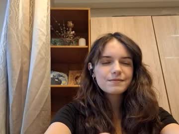 girl
        lonniegoldrup cam image #33319