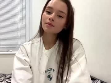 girl
        hoaarisa cam image #32497