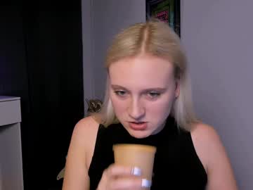 couple Chaturbate Cam Girls with catherine_kitty
