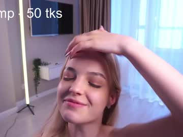 girl
        elsa_jeanie cam image #25170