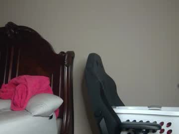 couple Chaturbate Cam Girls with mikesteaks