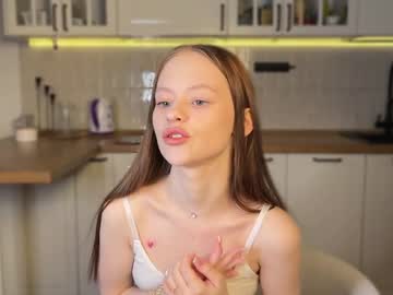 girl Chaturbate Cam Girls with tweety_sweetie