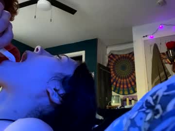 couple Chaturbate Cam Girls with halien695