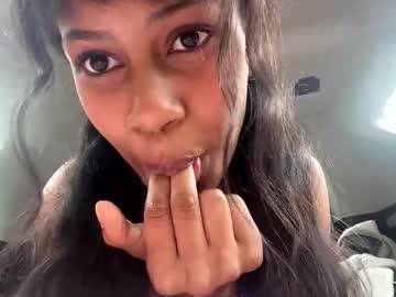 girl Chaturbate Cam Girls with bella19sua