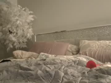girl
        krystaalbrooks cam image #12192