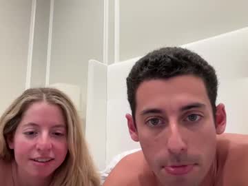 couple
        jswinger93 cam image #11020