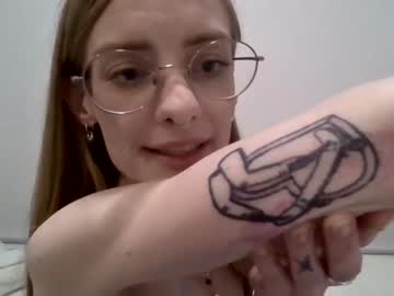 girl
        ellajane109 cam image #8618