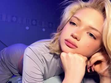 girl Chaturbate Cam Girls with suzannabarmes