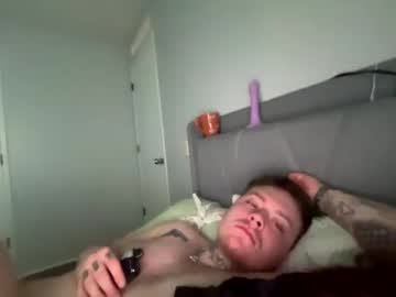 couple Chaturbate Cam Girls with layaslittlelibrary