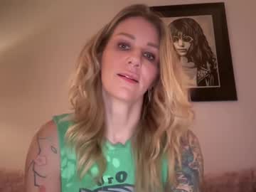 girl Chaturbate Cam Girls with charlicarini