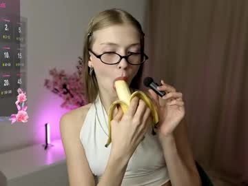 girl
        long_000 cam image #32314